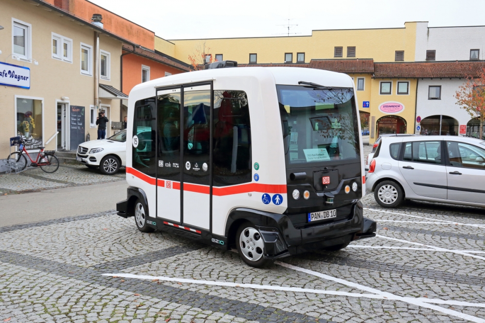 Machbarkeitsstudie Autonomer Kleinbus Machbarkeitsstudie Autonomer Kleinbus