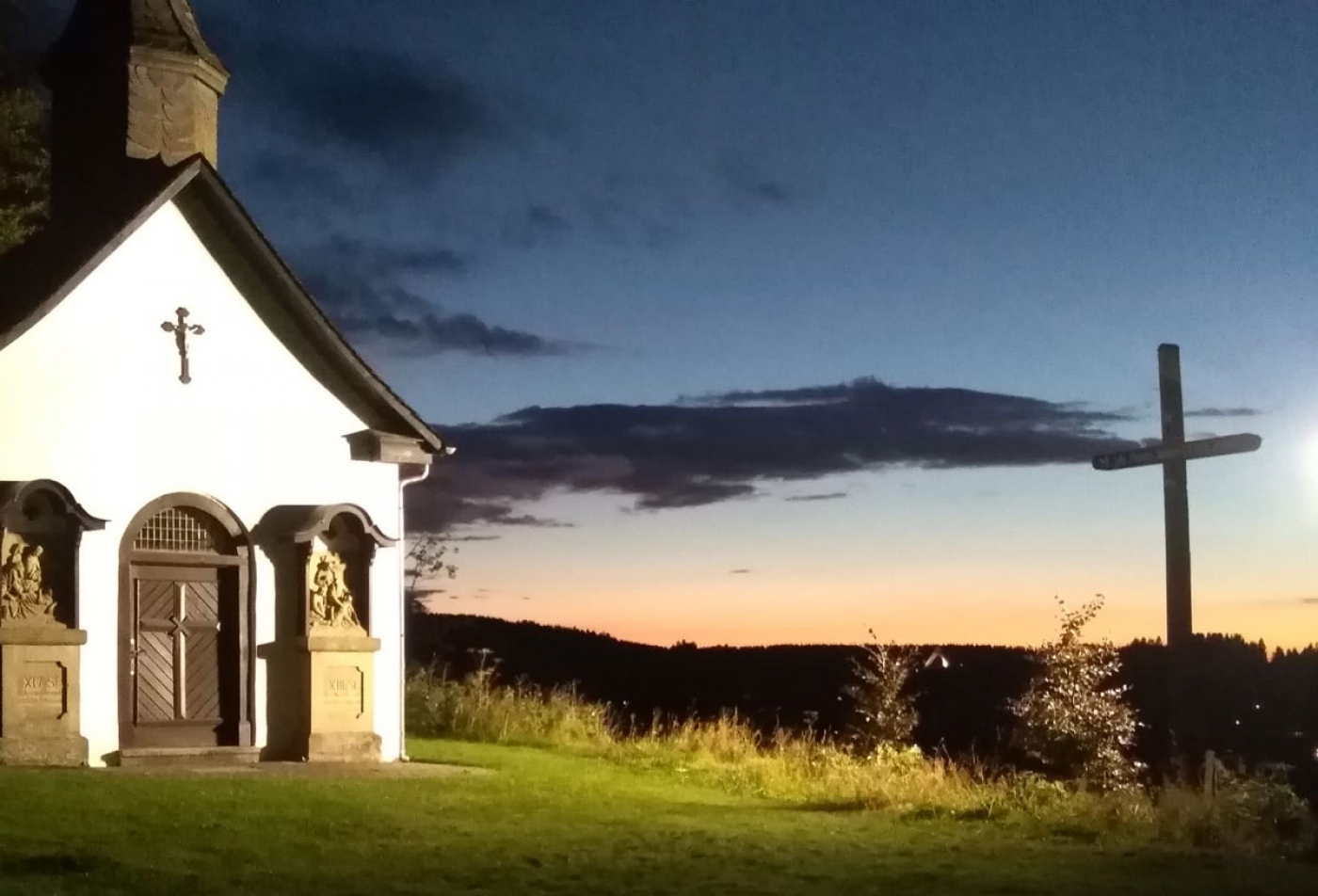 Beleuchtung der Kreuzbergkapelle in Winterberg  (Foto: Pfarrgemeinde St. Jakobus)